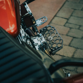 OG Bagger HoneyComp V3 chrome honeycomb motorcycle floorboards