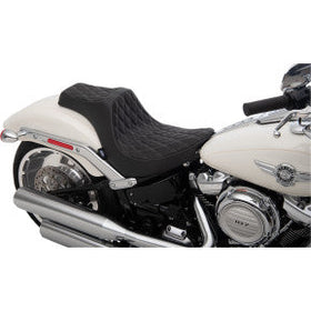 DRAG - PREDATOR III SEAT - DOUBLE DIAMOND, SILVER THREAD - '18-20 SOFTAIL - 0
