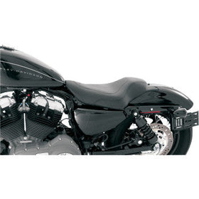 MUSTANG - TRIPPER SOLO SEAT - SYNTHETIC LEATHER - '04-21 XL - 3.3 GALLON TANK
