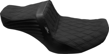 LE PERA Tailwhip Seat - Double Diamond w/ Gripper - FLH/FLT '23-'25 LV-587DDGP