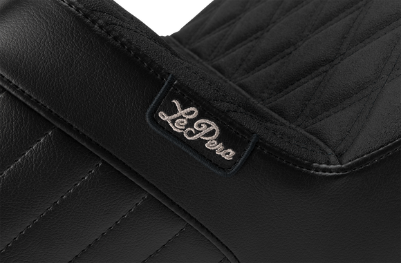 LE PERA Kickflip Seat - Double Diamond Stitch w/ Gripp Tape - FLH/FLT '23-'25 LV-597DDGP