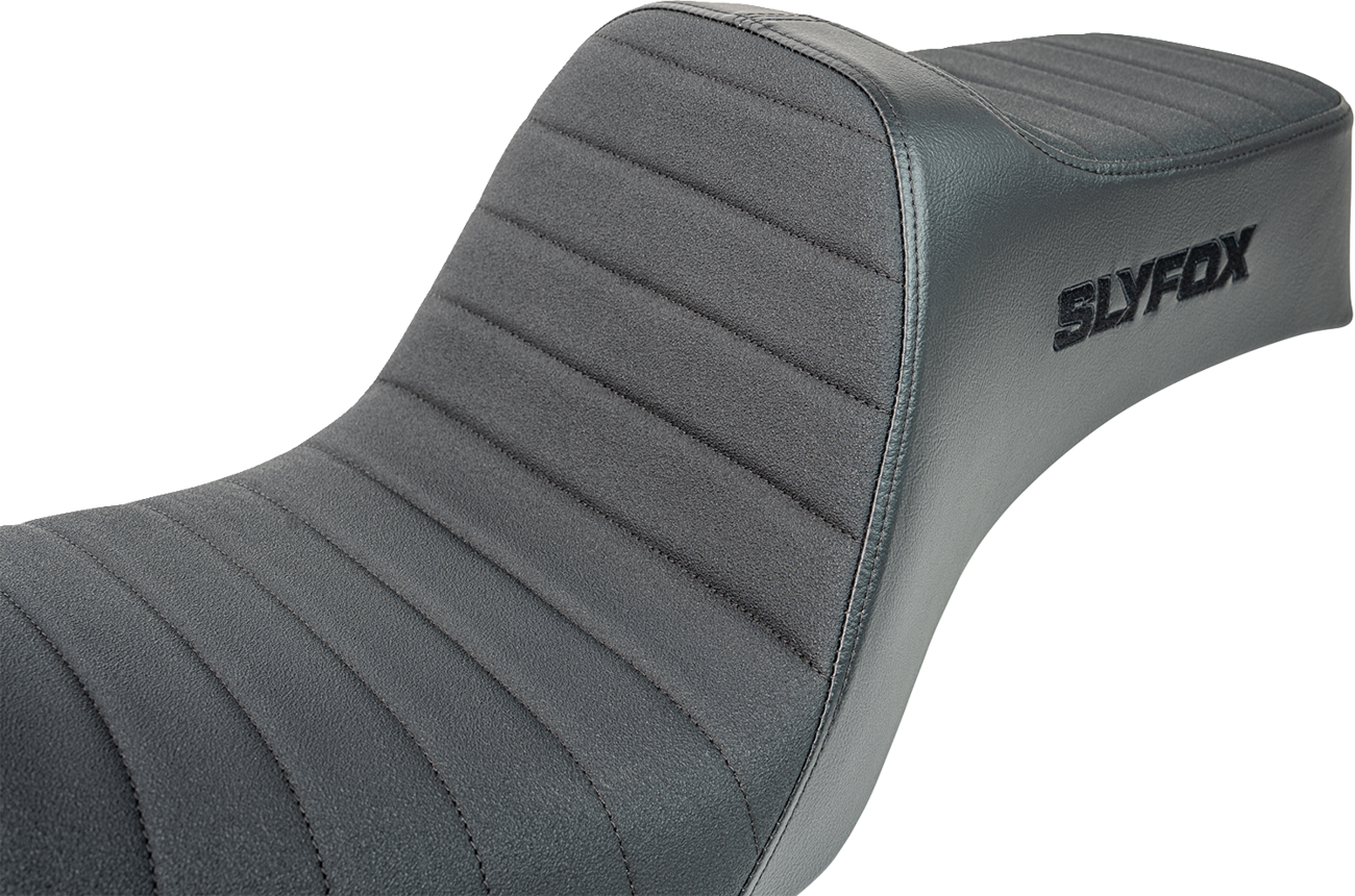 SLYFOX Highnoon Seat - Vinyl - Classic Stitch - Black Logo - Dyna '12-'16 4694A-slyfox