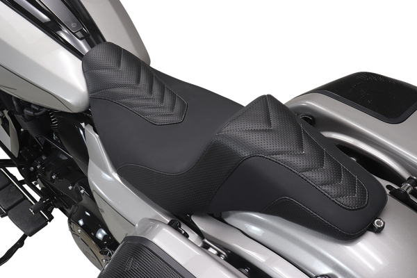 MUSTANG Kodlin Signature Series Squareback* Seat - Black w/ Gunmetal Stitch - FLH/FLT '23-'24 76324GM