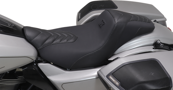 MUSTANG Kodlin Signature Series Squareback* Seat - Black w/ Gunmetal Stitch - FLH/FLT '23-'24 76324GM