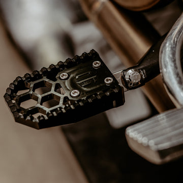 ARP Dyna motorcycle foot peg with bolt kit