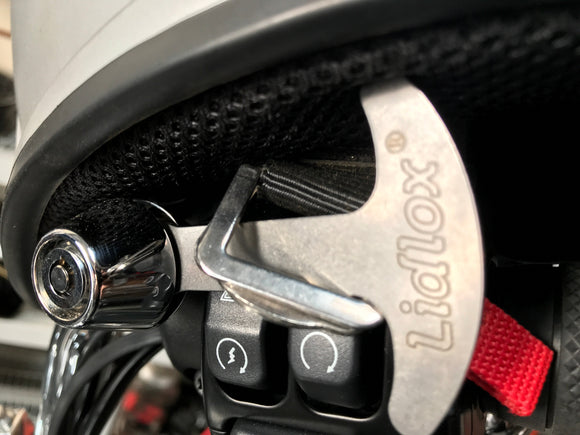 LIDLOX HELMET LOCK - DYNA/SOFTAIL/FXR/BAGGER/(SPORTSTER 04 AND EARLIER)