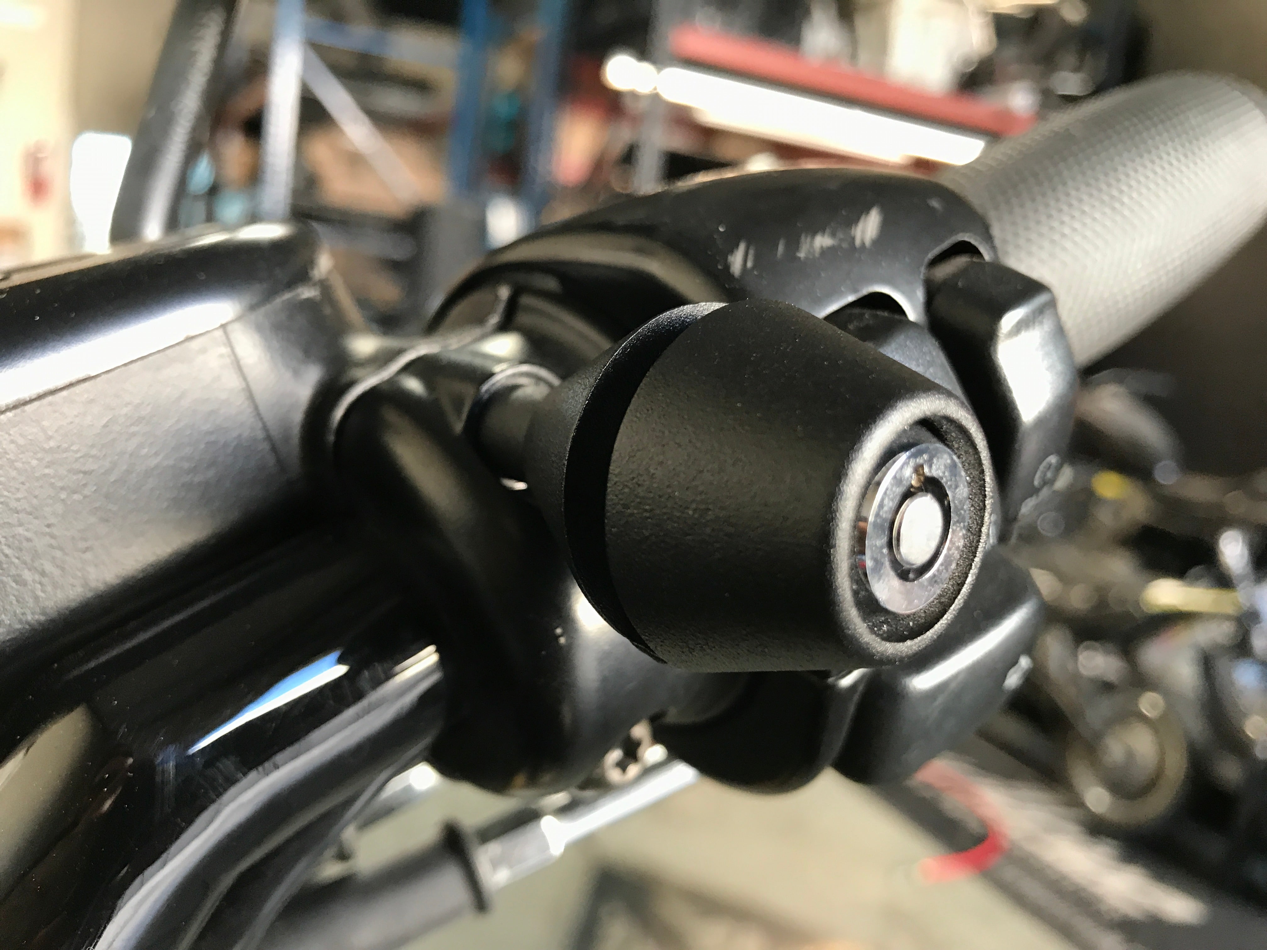LIDLOX HELMET LOCK - DYNA/SOFTAIL/FXR/BAGGER/(SPORTSTER 04 AND EARLIER) - 0