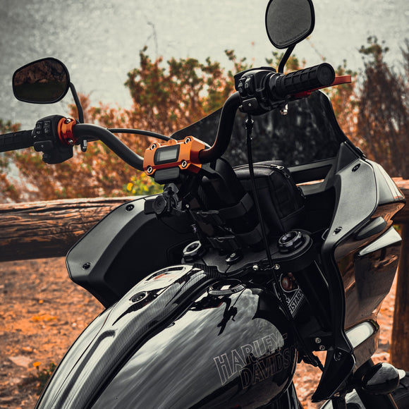 M8 Softail handlebar riser with numeric-analog gauge for Harley-Davidson Low Rider ST