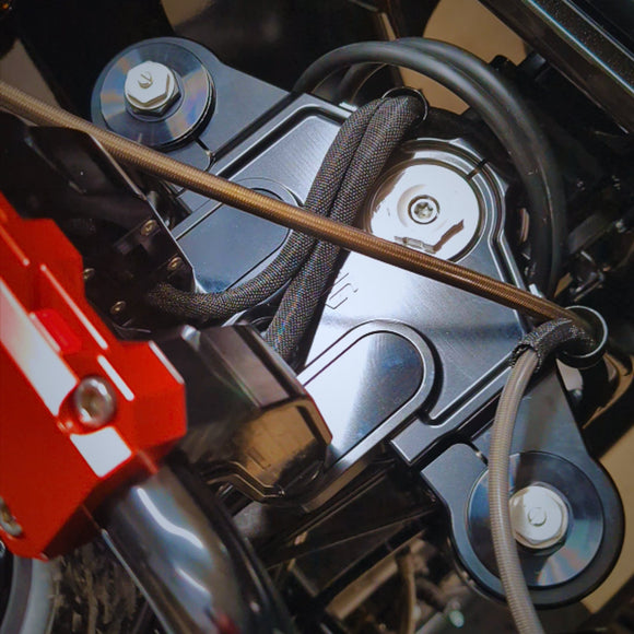 Black anodized top triple tree clamp for 2023 Harley Touring CVO