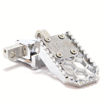 OG HoneyComp V3 chrome foot pegs for Indian motorcycles with honeycomb grip