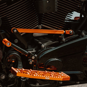 OG Touring Shift Linkage Orange installed on a 2024 Turbo Road Glide