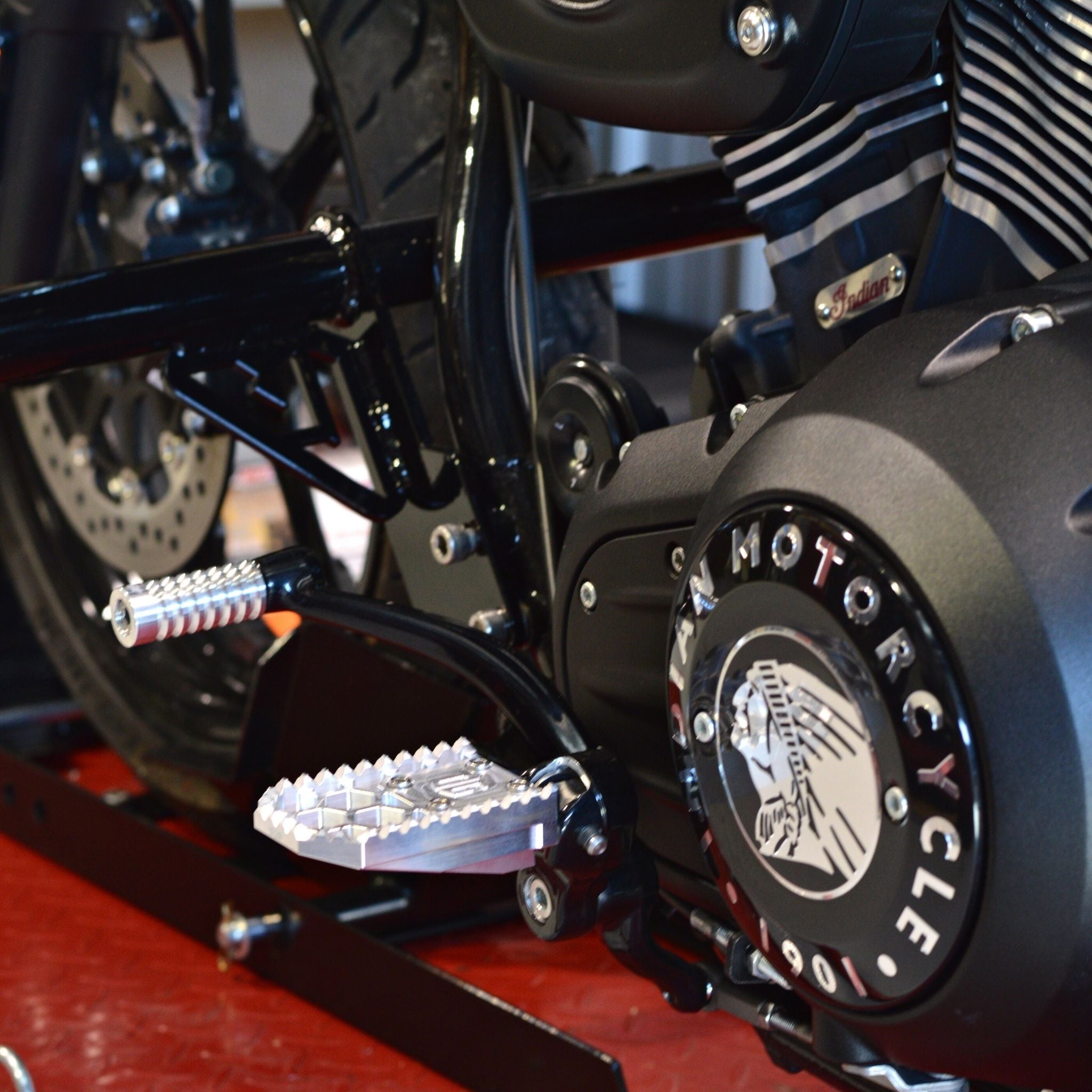 Original Garage Moto Honey Comp V3 aluminum foot pegs for Indian motorcycle