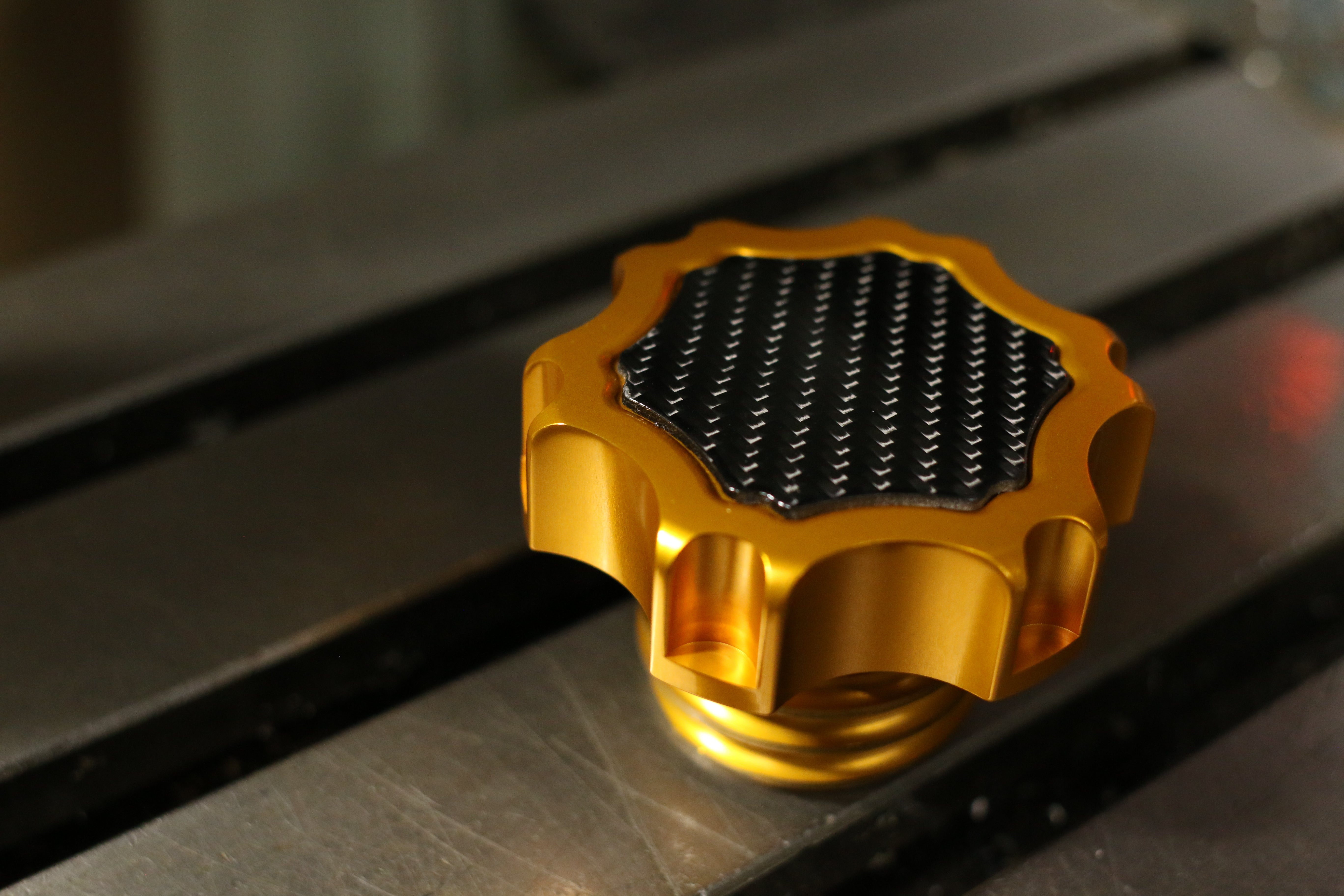 SPEED-KINGS CARBON GAS CAP INSERT - 0