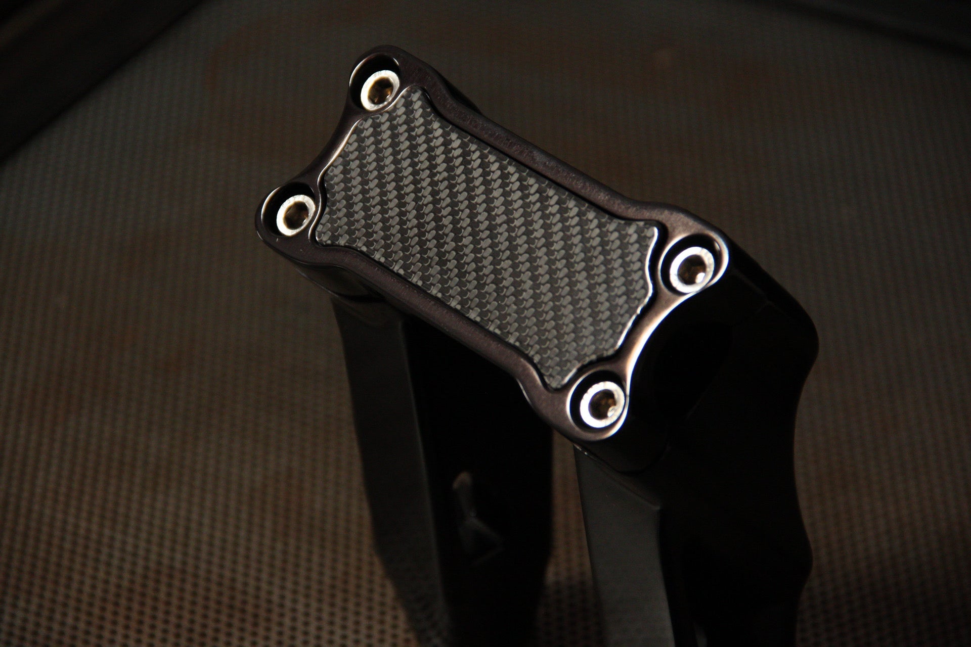 ANISTON CARBON RISER INSERT | SPEED-KINGS CYCLE
