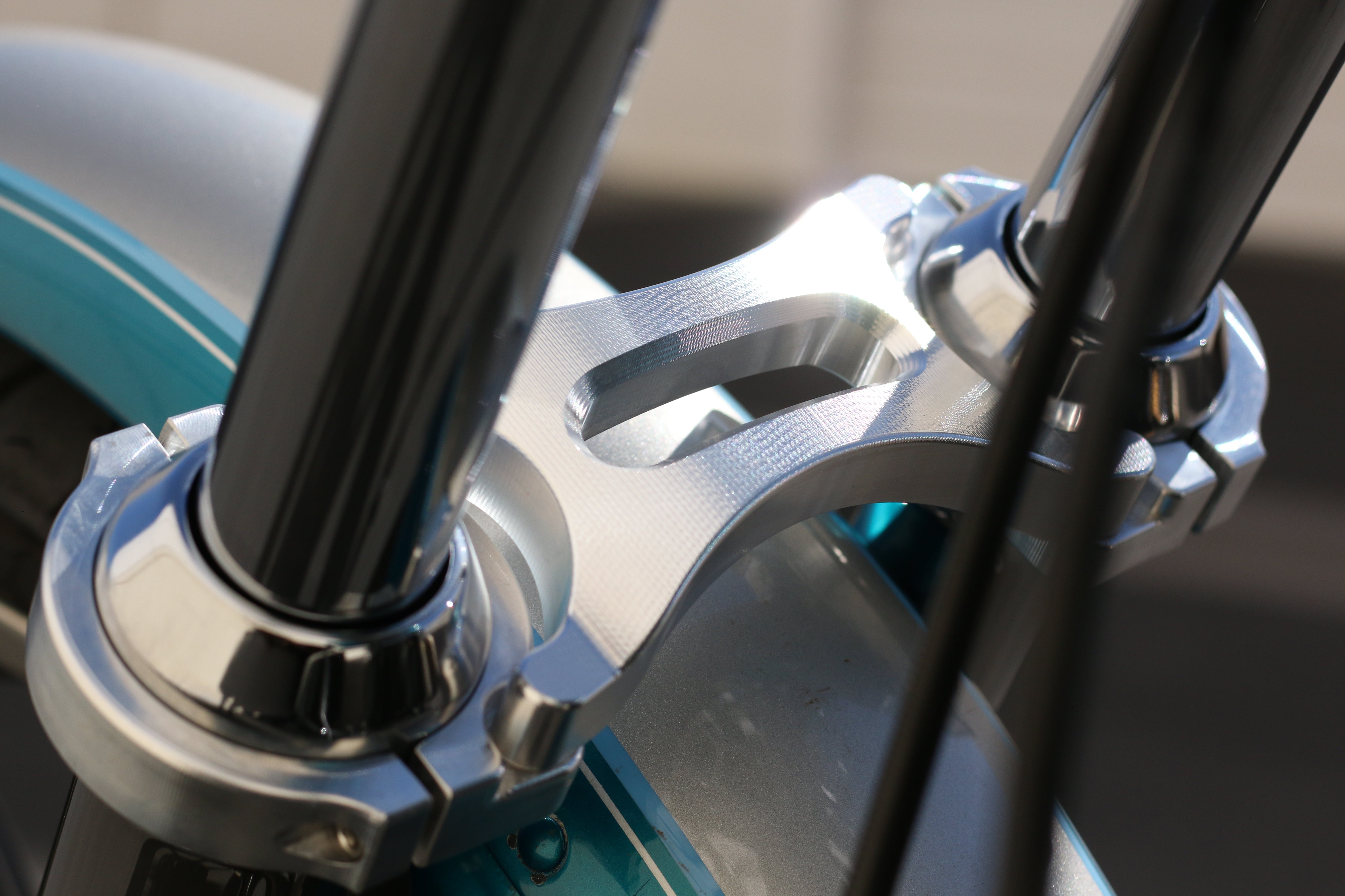 スピードキングス　 スリムラインフォークブレース　ハーレー SPEED-KINGS SLIM LINE FORK BRACE - 39MM | SPEED-KINGS CYCLE