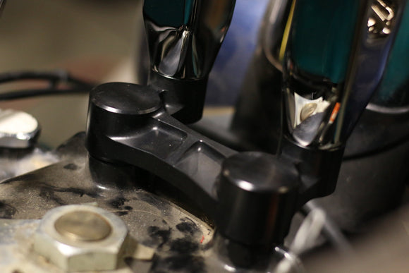 SPEED-KINGS CONTOURED PULL BACK PLATE - ROAD GLIDE