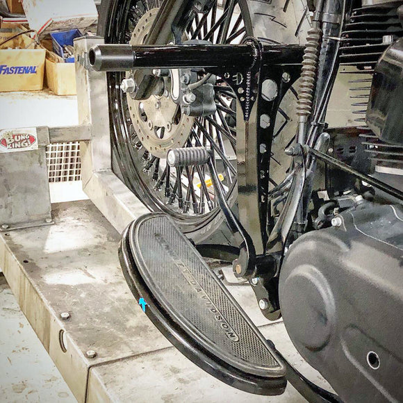 BUNG KING HIGHWAY PEG CRASH BAR FOR DYNA WITH FORWARD CONTROLS