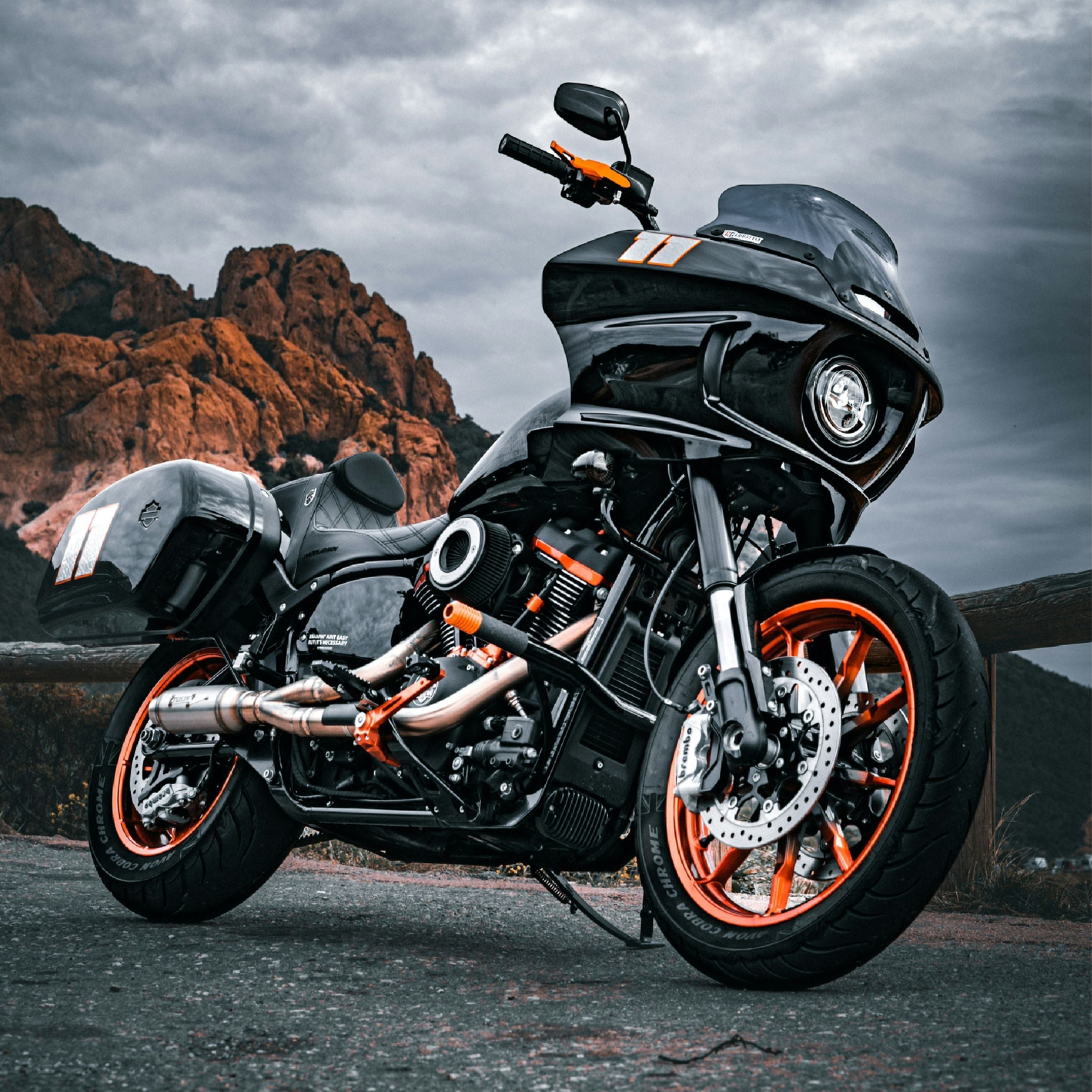 Harley M8 Softail crash bar