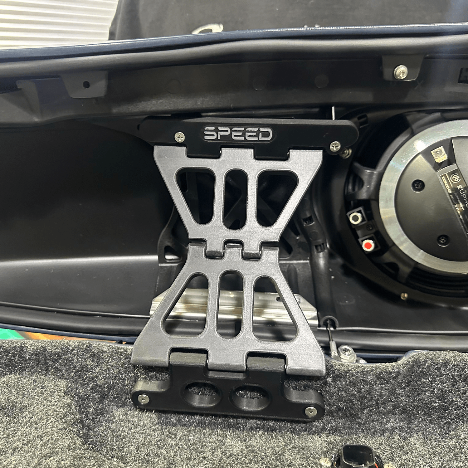 No Drama Composite Lid Stoppers | Harley Davidson Saddlebag Lid